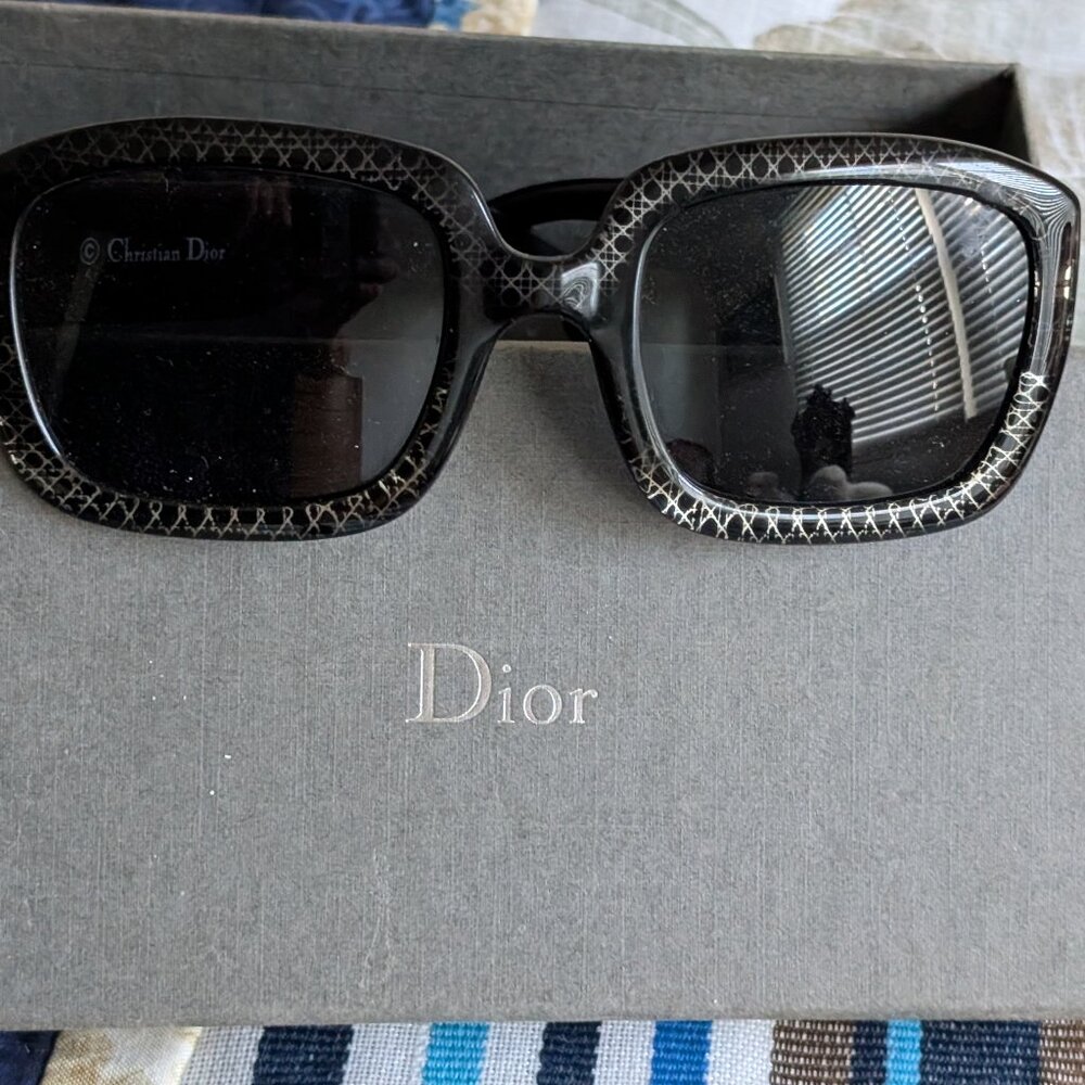 CHRISTIAN DIOR SUNGLASSES  Black with grey criss cross design  Comes with Box